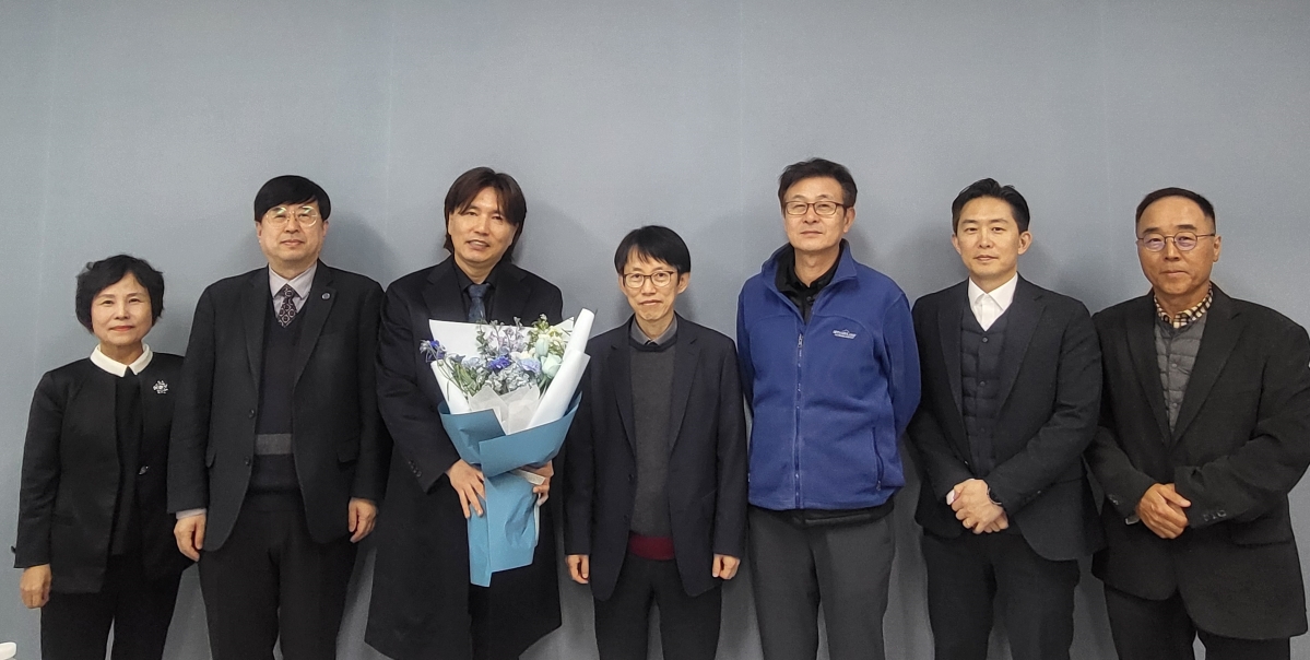 ㈜스마트앤그로스 형인우 대표이사에 명예박사 학위 수여