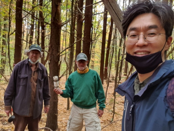 교수님 미국 코넬대학교 파견지에서 동료 연구자들과 